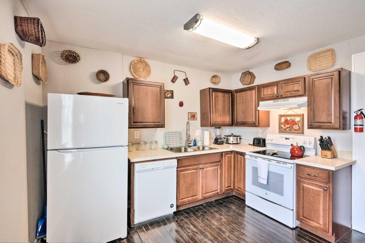 Cozy Galveston Apartment - Walk To Beach And Dining Exterior photo