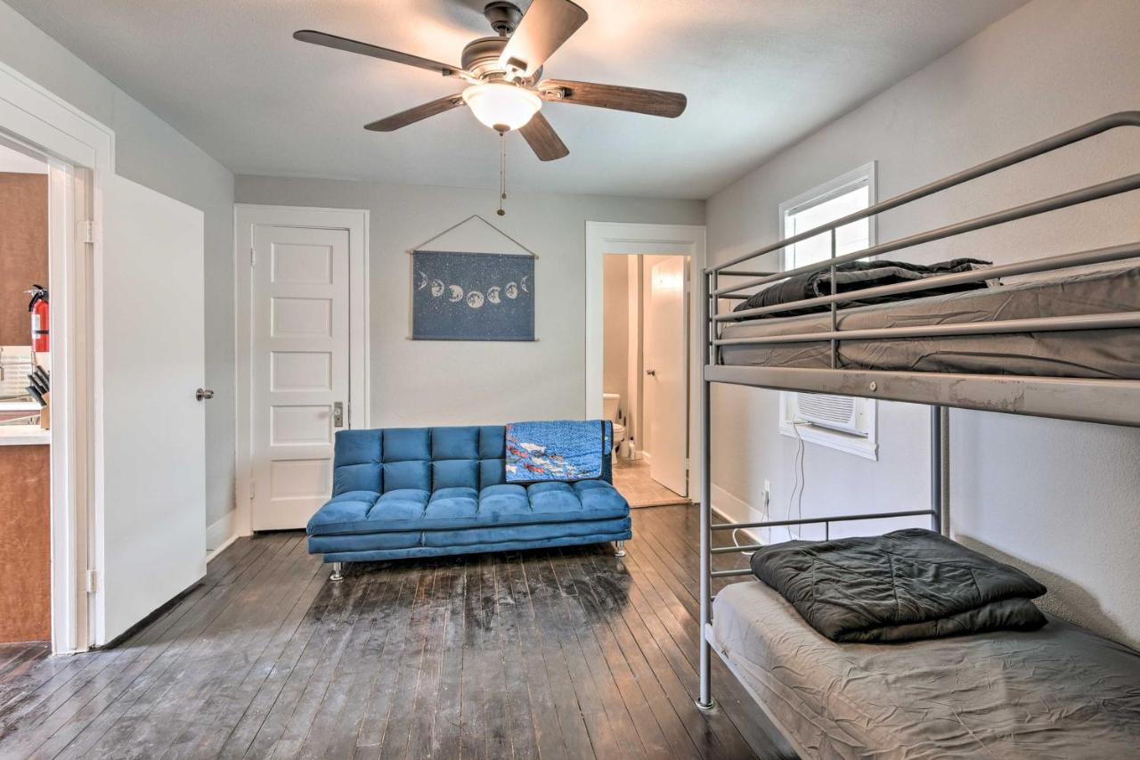 Cozy Galveston Apartment - Walk To Beach And Dining Exterior photo